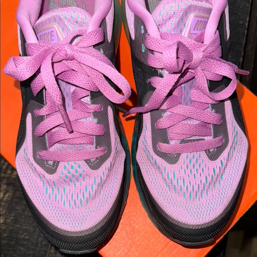 Nike AirMax - Picture 6 of 7